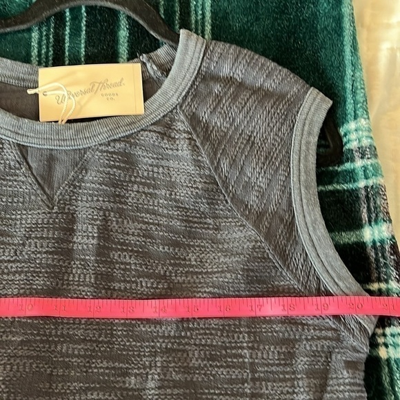 NWT Universal Thread Women’s Charcoal Gray Sleeveless Top Size Medium - Picture 7 of 9